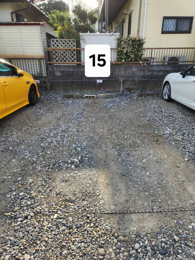 E'clat のお客様用駐車スペース（15番）